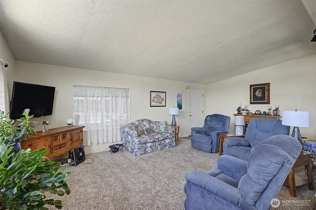 2500 S 370th Federal Way WA 98003