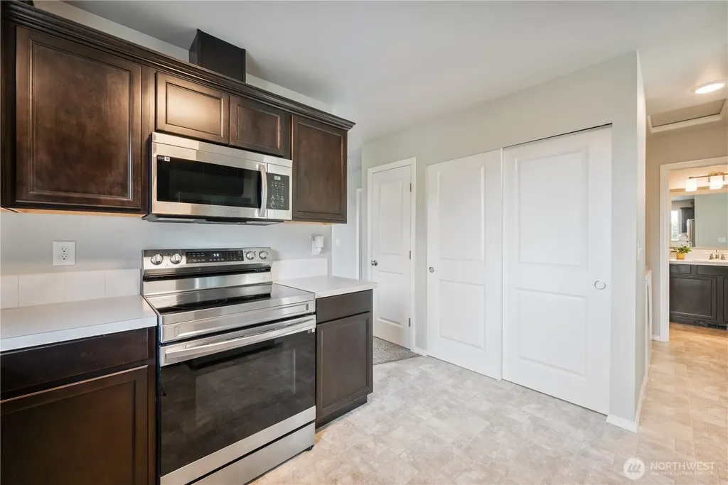 1009 Taylor Road Kalama WA 98625