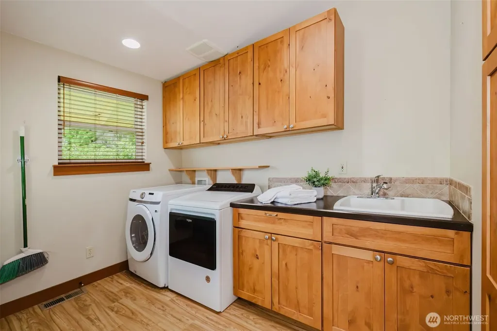 700 N Triton Heights Road Lilliwaup WA 98555