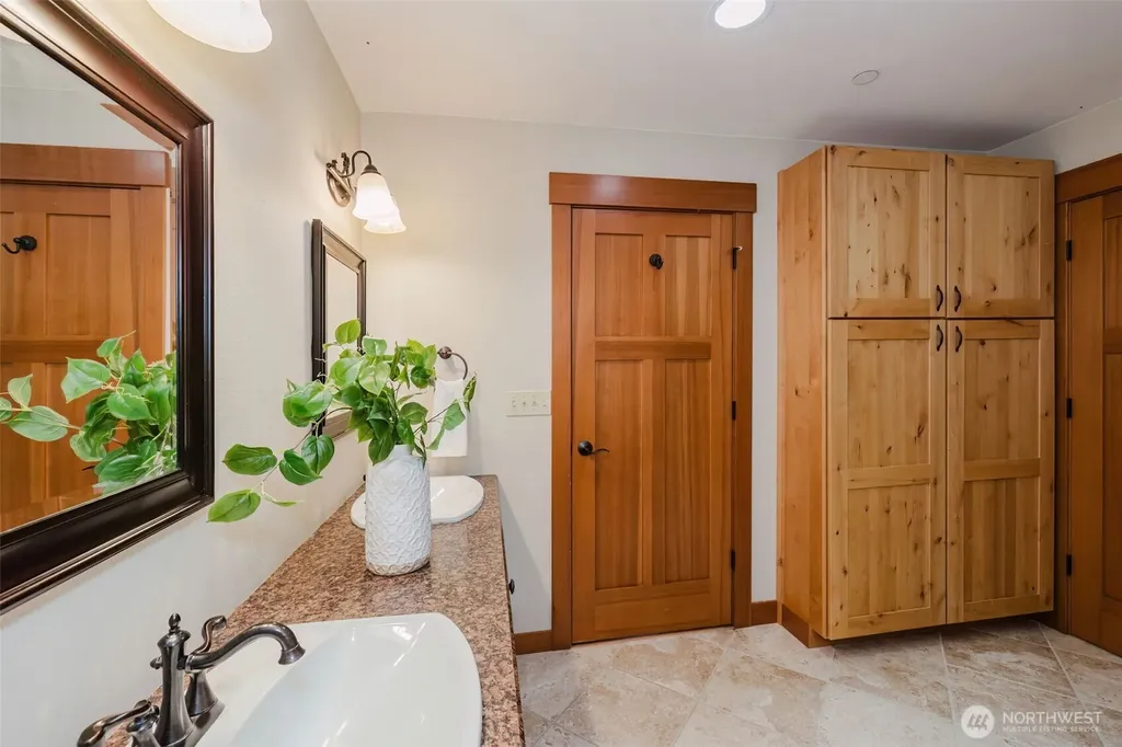 700 N Triton Heights Road Lilliwaup WA 98555