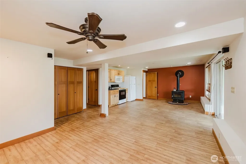 700 N Triton Heights Road Lilliwaup WA 98555