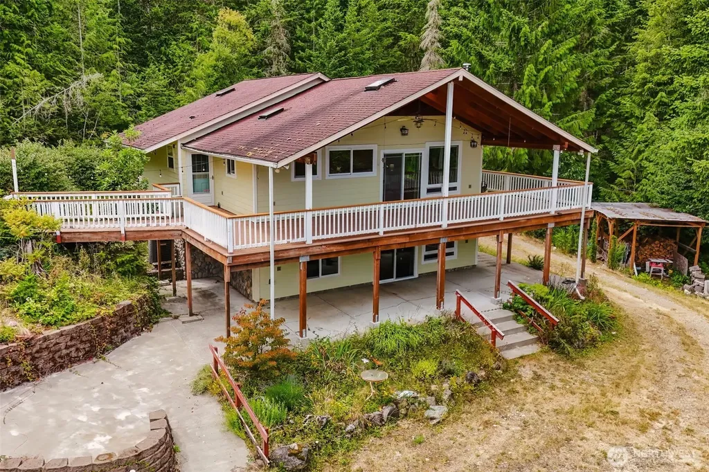 700 N Triton Heights Road Lilliwaup WA 98555