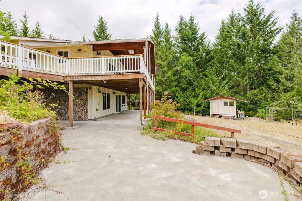 700 N Triton Heights Road Lilliwaup WA 98555