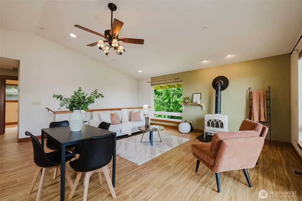 700 N Triton Heights Road Lilliwaup WA 98555