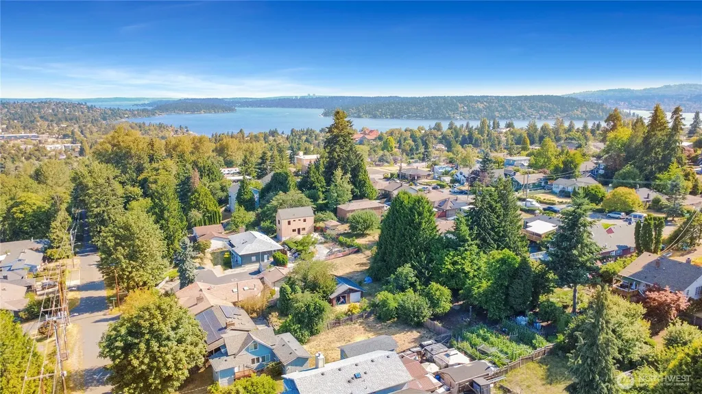 10406 55th Avenue S Seattle WA 98178