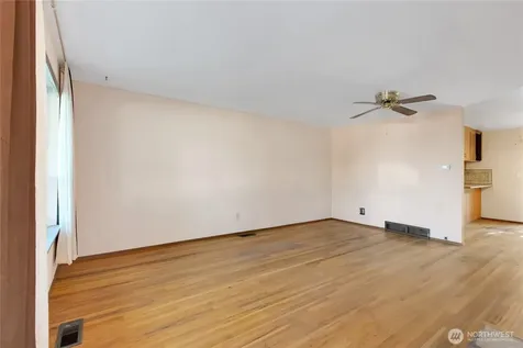 10406 55th Avenue S Seattle WA 98178