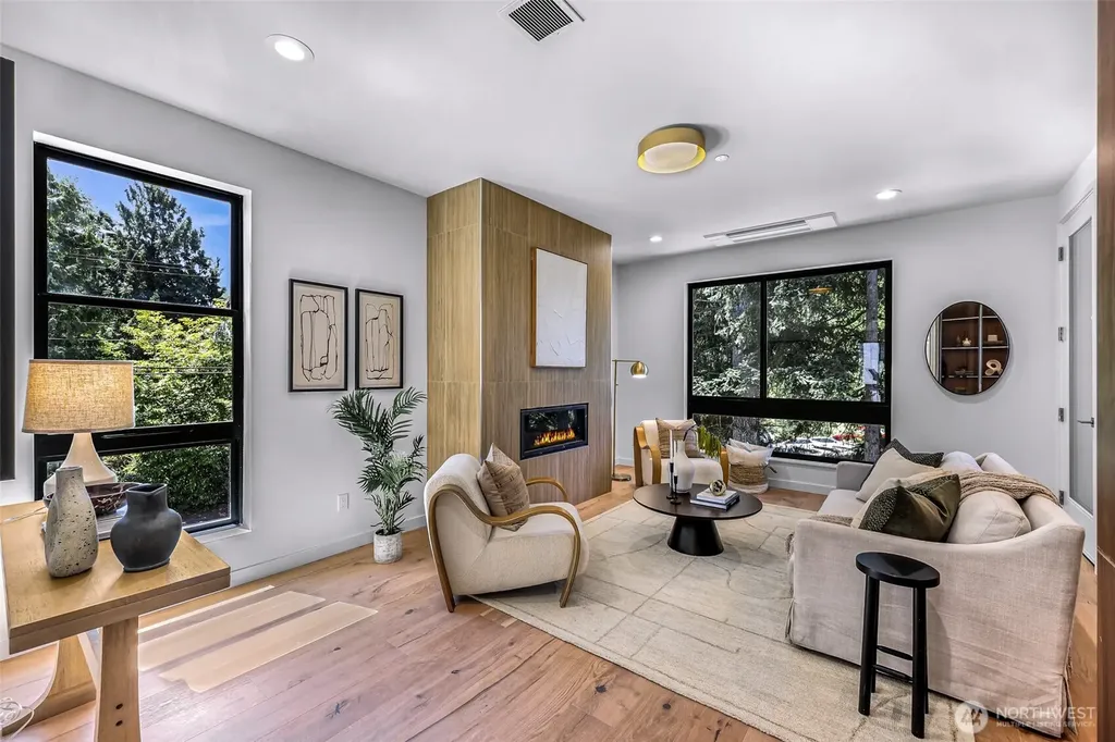 19215 77th Court NE Kenmore WA 98028