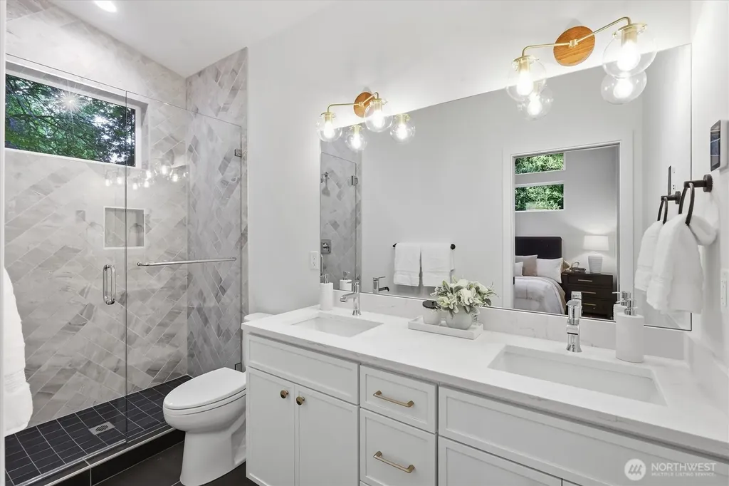 13351 25th Avenue NE Seattle WA 98125