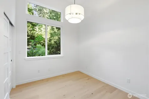 13351 25th Avenue NE Seattle WA 98125