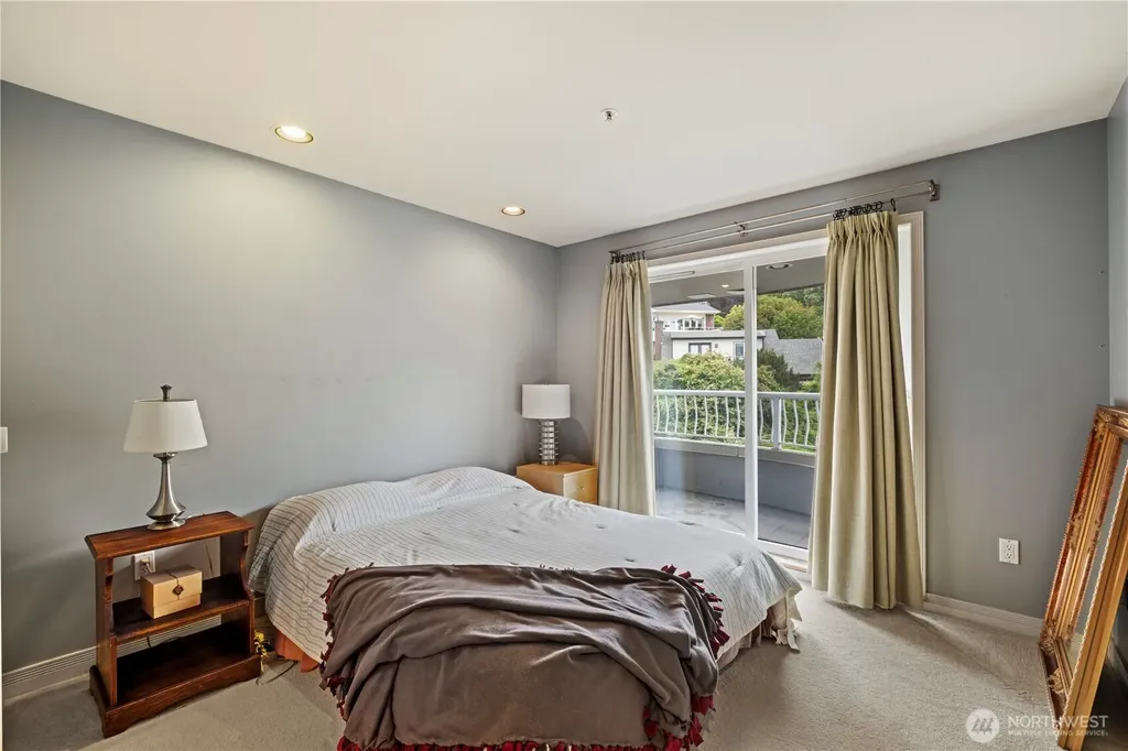 601 W Mercer Place Seattle WA 98119