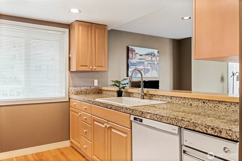 601 W Mercer Place Seattle WA 98119