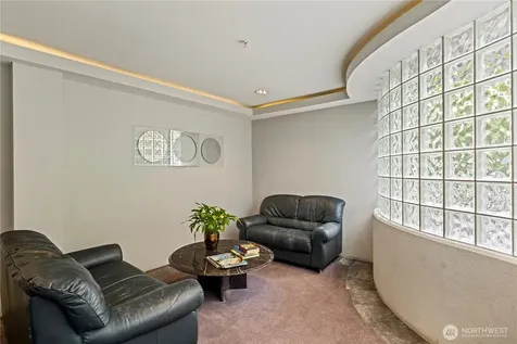 601 W Mercer Place Seattle WA 98119