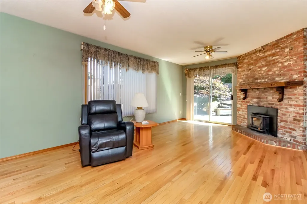 30208 27th Avenue S Federal Way WA 98003