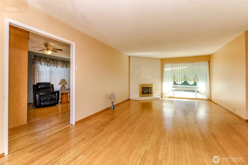 30208 27th Avenue S Federal Way WA 98003