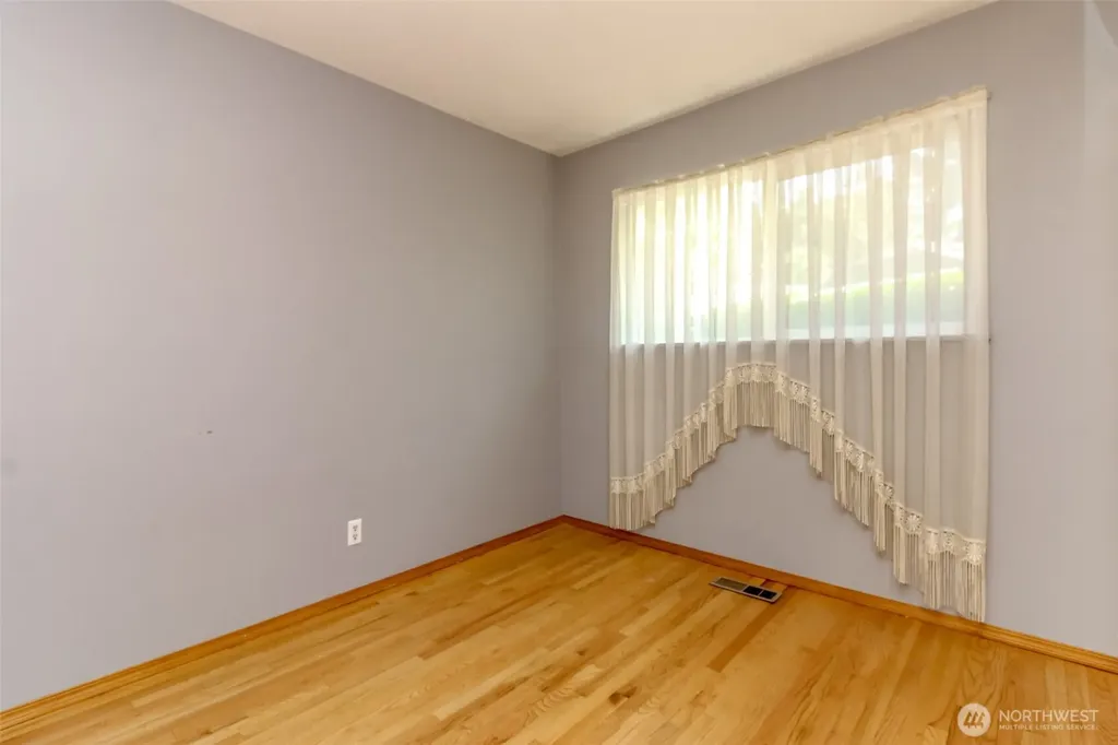 30208 27th Avenue S Federal Way WA 98003