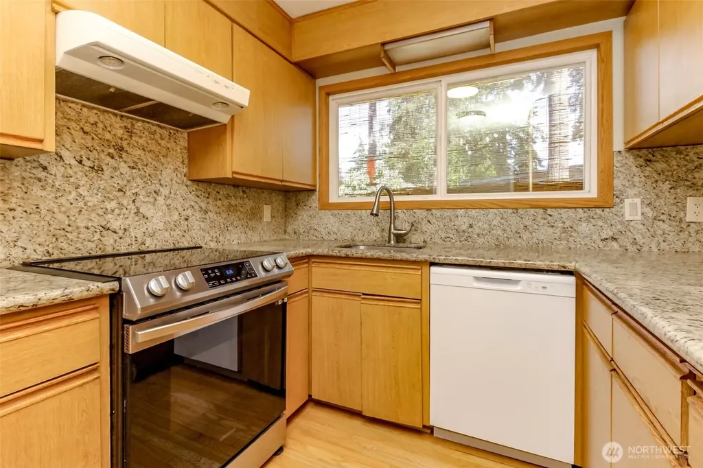 30208 27th Avenue S Federal Way WA 98003
