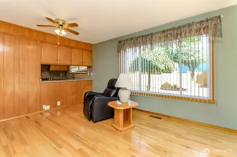 30208 27th Avenue S Federal Way WA 98003