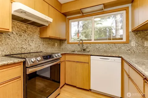 30208 27th Avenue S Federal Way WA 98003
