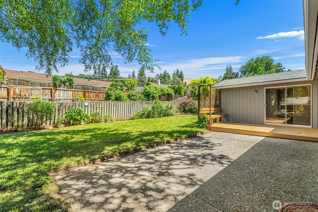 1313 Bel Air Drive East Wenatchee WA 98802