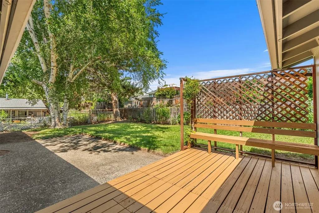 1313 Bel Air Drive East Wenatchee WA 98802