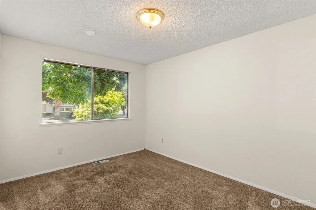 1313 Bel Air Drive East Wenatchee WA 98802