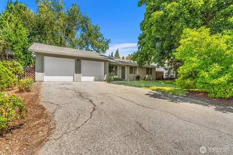 1313 Bel Air Drive East Wenatchee WA 98802