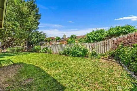 1313 Bel Air Drive East Wenatchee WA 98802