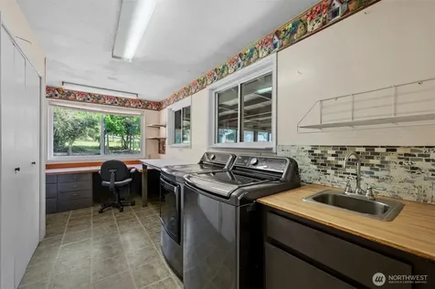 705 NE 6th Street Coupeville WA 98236