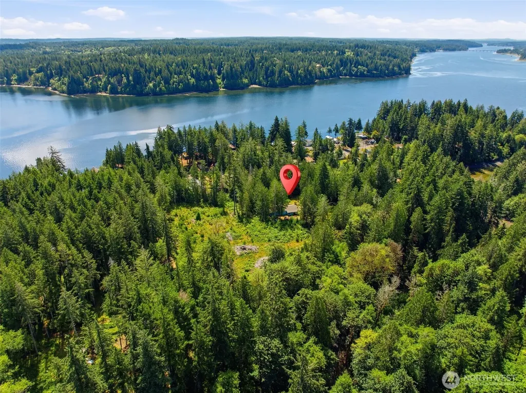 161 E Orchard Beach Road Grapeview WA 98546