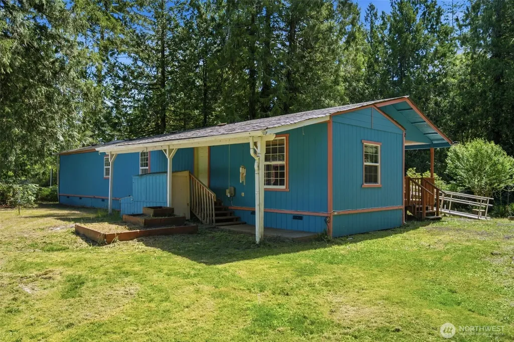 161 E Orchard Beach Road Grapeview WA 98546