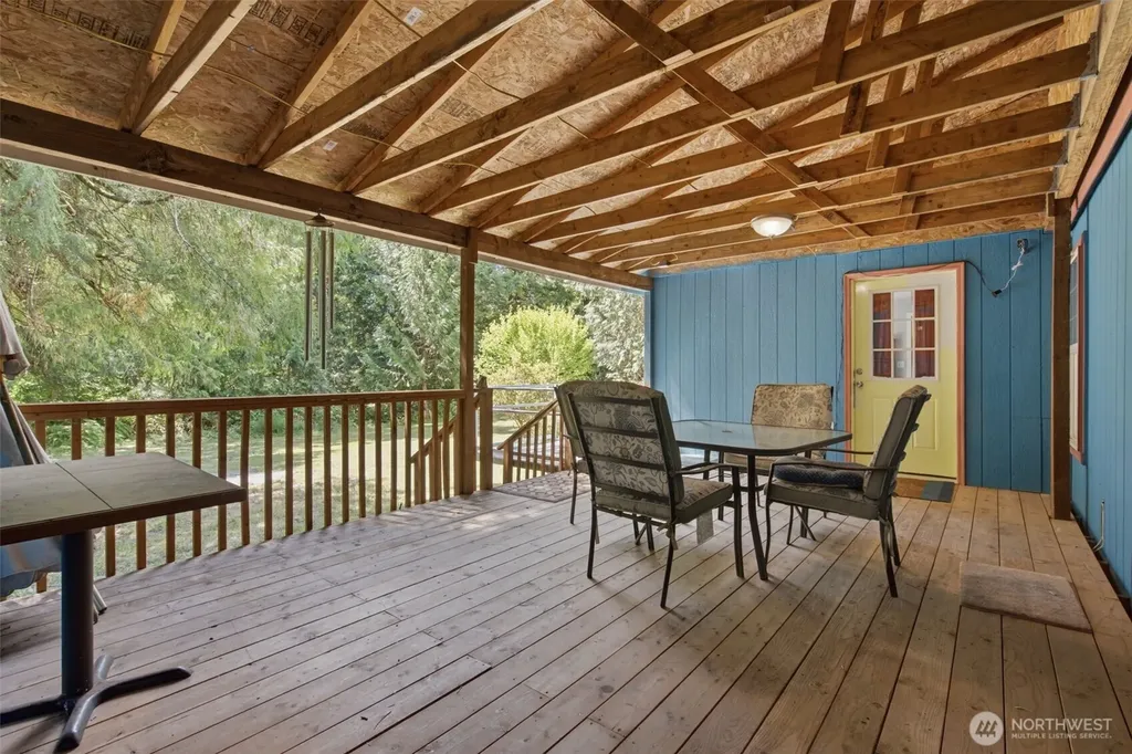 161 E Orchard Beach Road Grapeview WA 98546