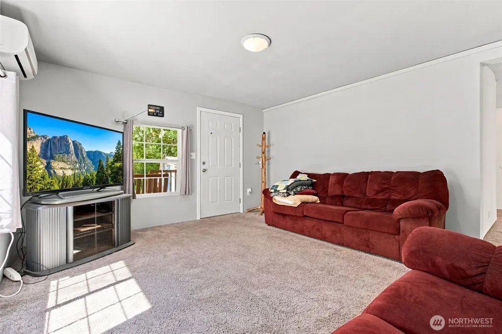 161 E Orchard Beach Road Grapeview WA 98546