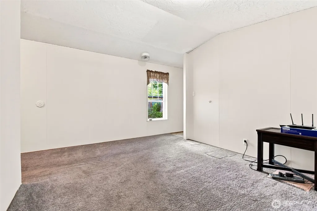 161 E Orchard Beach Road Grapeview WA 98546