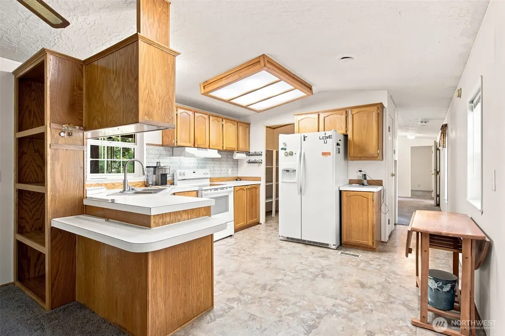 161 E Orchard Beach Road Grapeview WA 98546