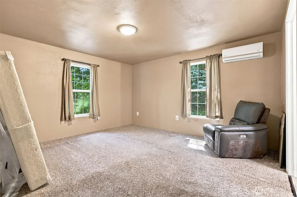 161 E Orchard Beach Road Grapeview WA 98546