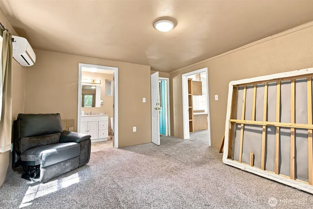 161 E Orchard Beach Road Grapeview WA 98546