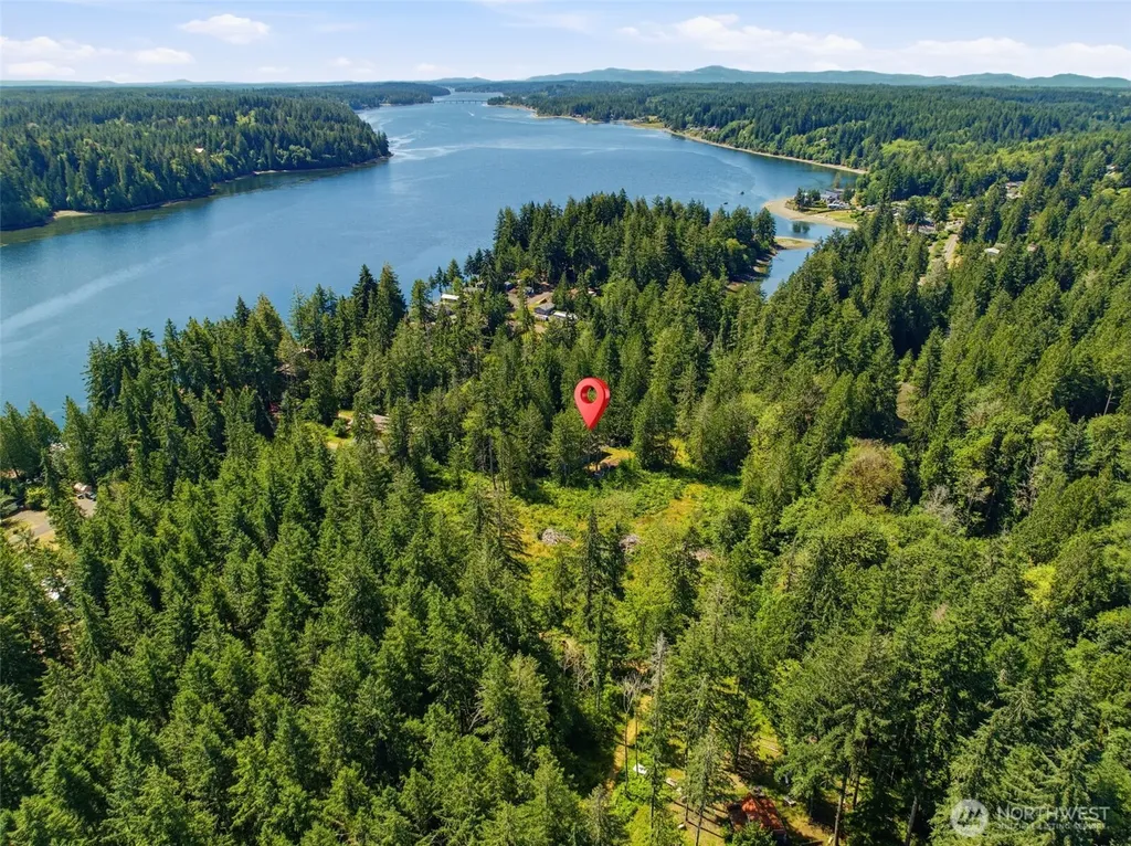 161 E Orchard Beach Road Grapeview WA 98546
