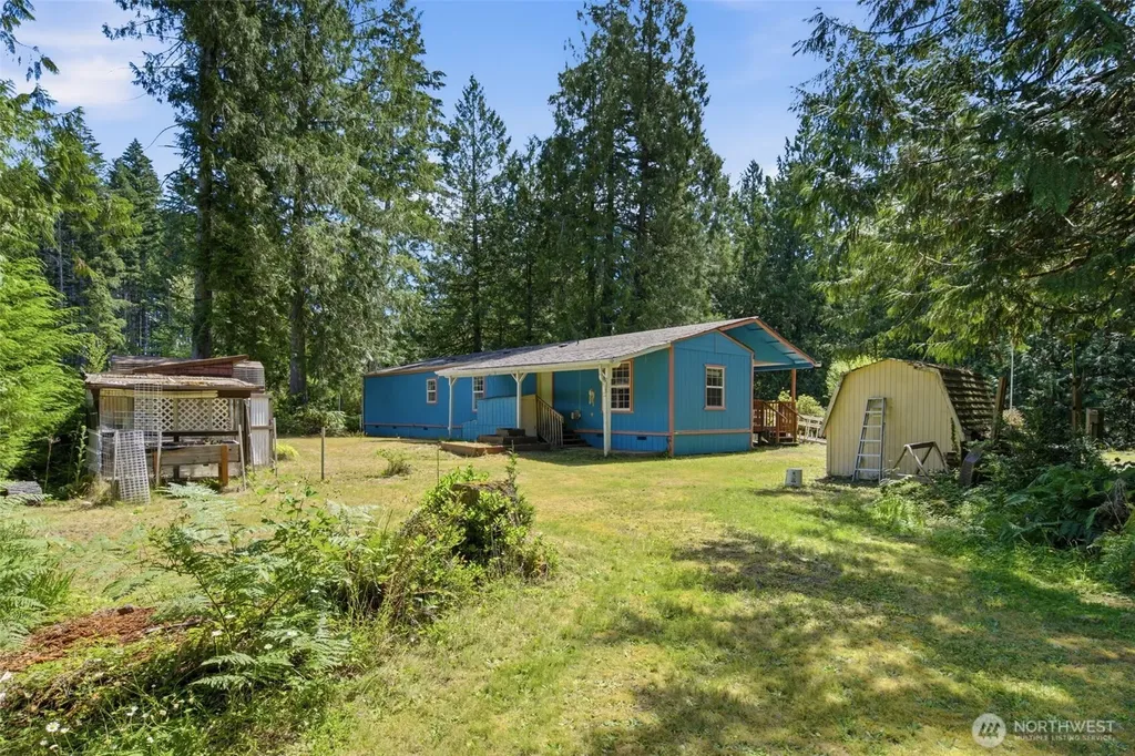 161 E Orchard Beach Road Grapeview WA 98546
