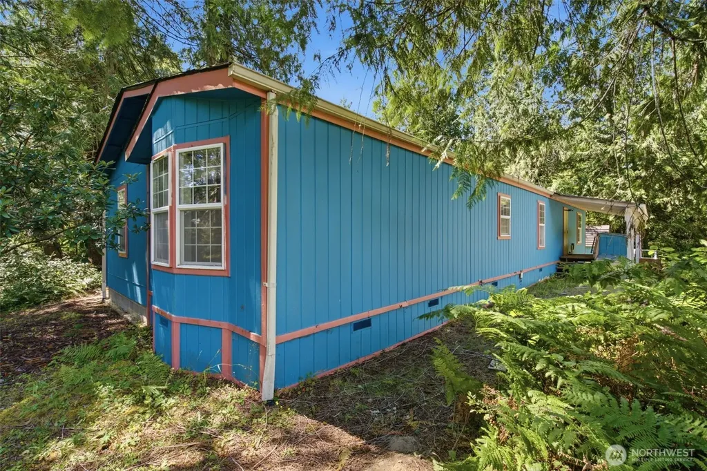 161 E Orchard Beach Road Grapeview WA 98546