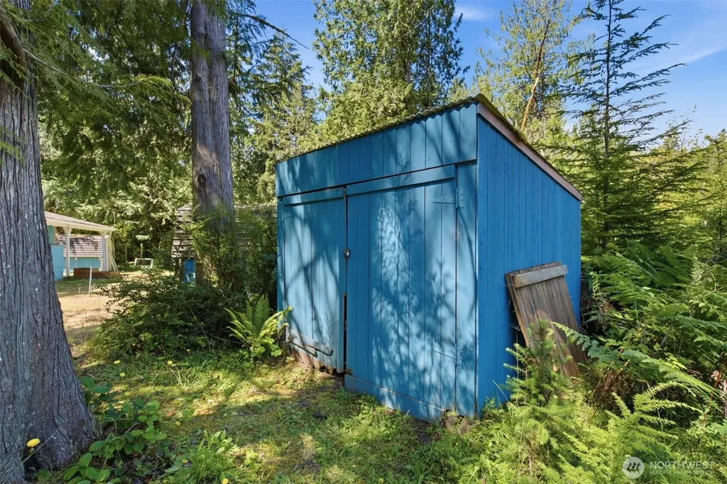 161 E Orchard Beach Road Grapeview WA 98546