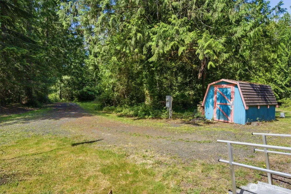 161 E Orchard Beach Road Grapeview WA 98546