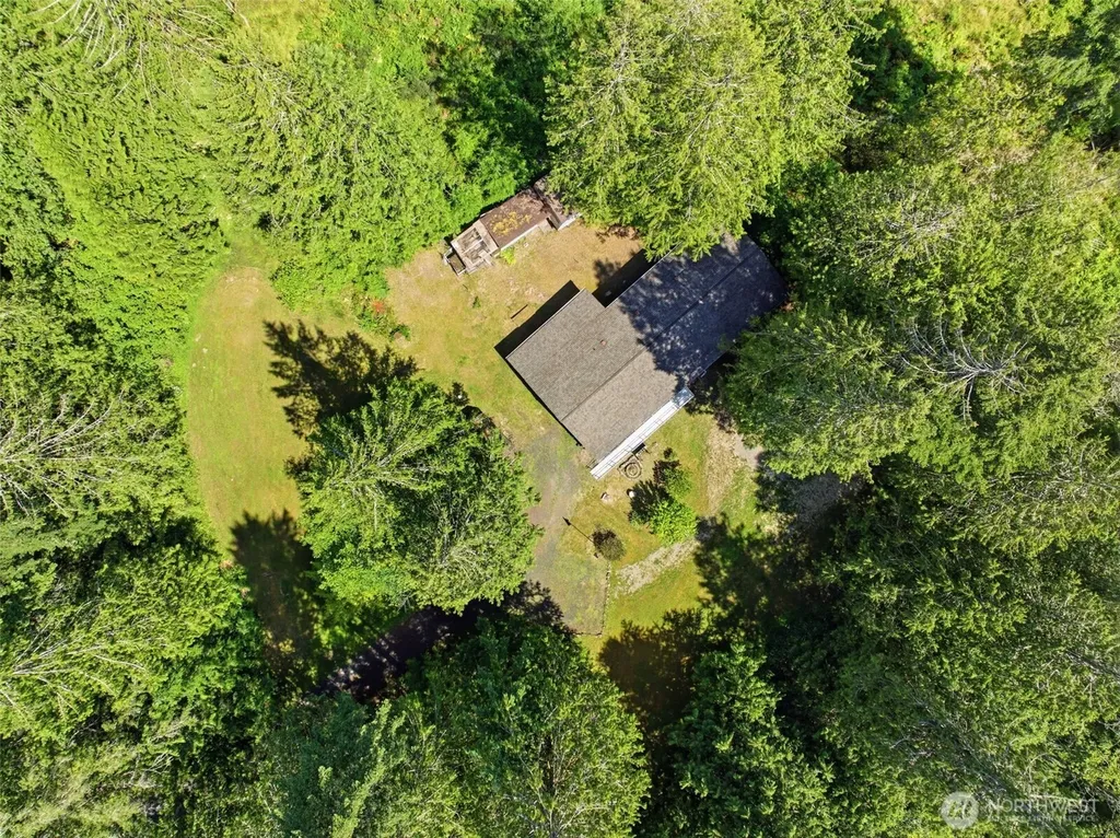 161 E Orchard Beach Road Grapeview WA 98546