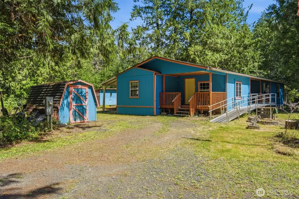 161 E Orchard Beach Road Grapeview WA 98546