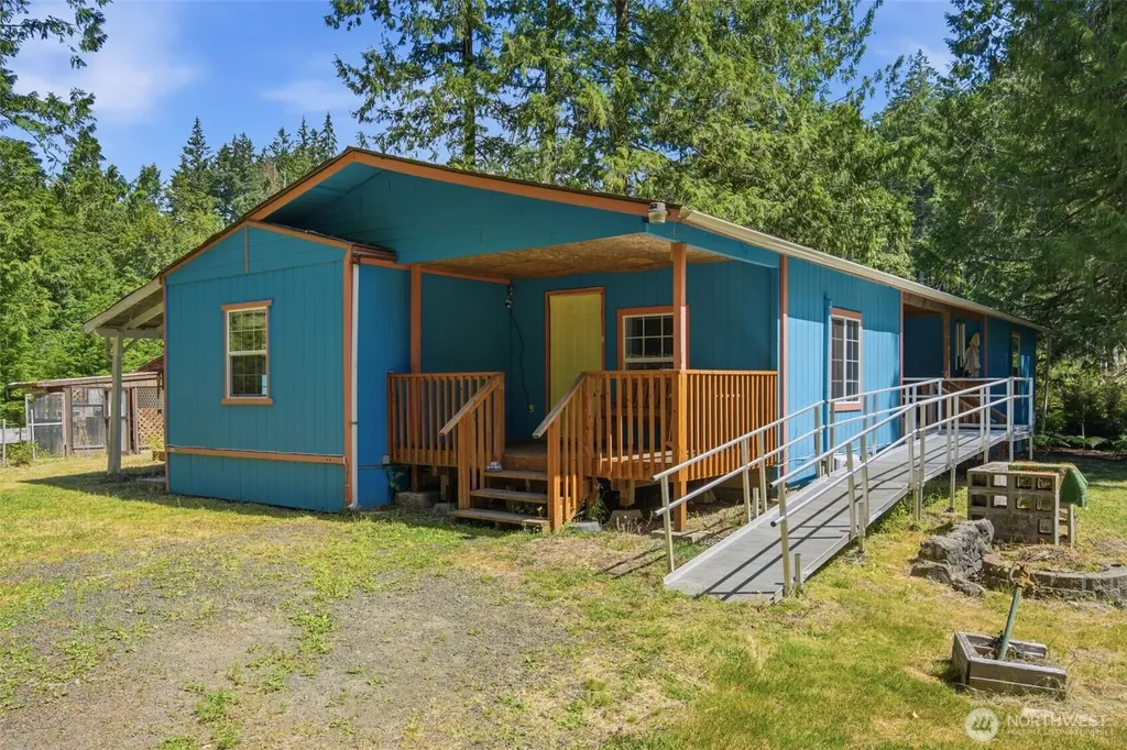 161 E Orchard Beach Road Grapeview WA 98546