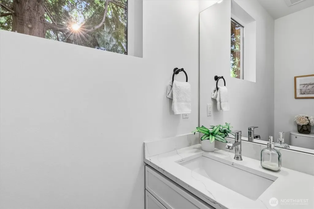 13353 25th Avenue NE Seattle WA 98125