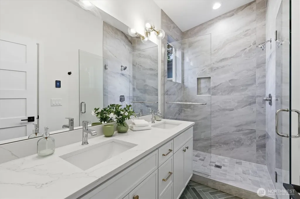 13353 25th Avenue NE Seattle WA 98125