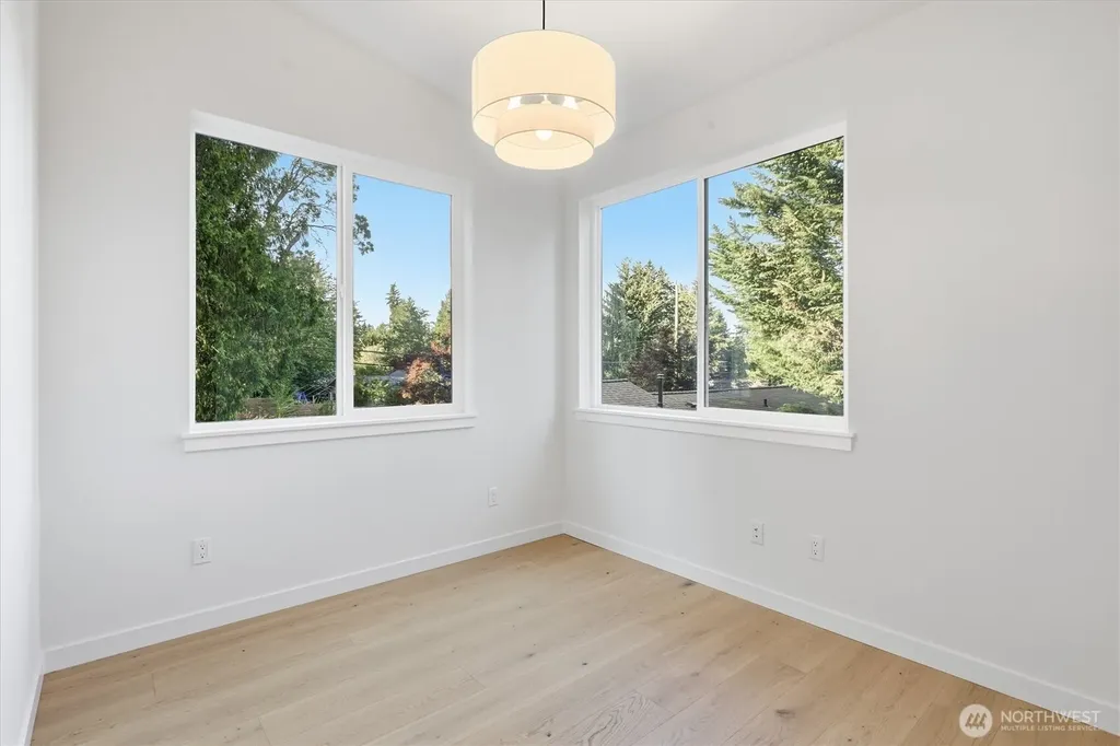 13353 25th Avenue NE Seattle WA 98125