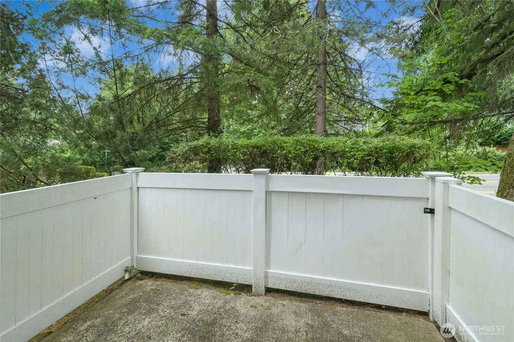 601 12th Avenue NW Issaquah WA 98027