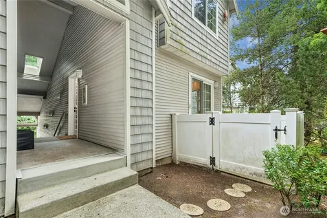 601 12th Avenue NW Issaquah WA 98027