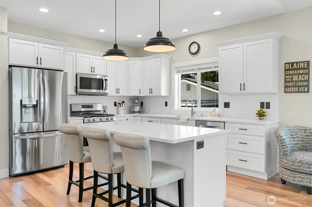 6846 Holeman Avenue Blaine WA 98230